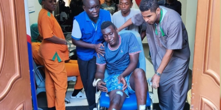 Abdulswamad Shariff Nassir Stawisha event in Changamwe turns chaotic as three youths suffer gunshot injuries after one-term chants spark confrontation.