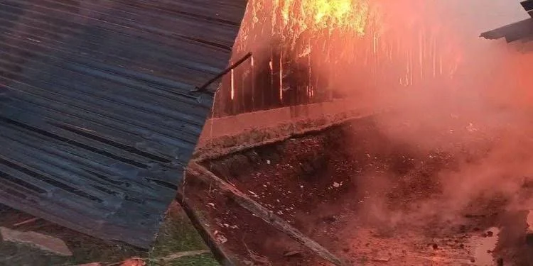 A traffic officer has died after a hit-and-run in Nairobi, while a separate fire destroyed 21 prison staff houses in Kerugoya