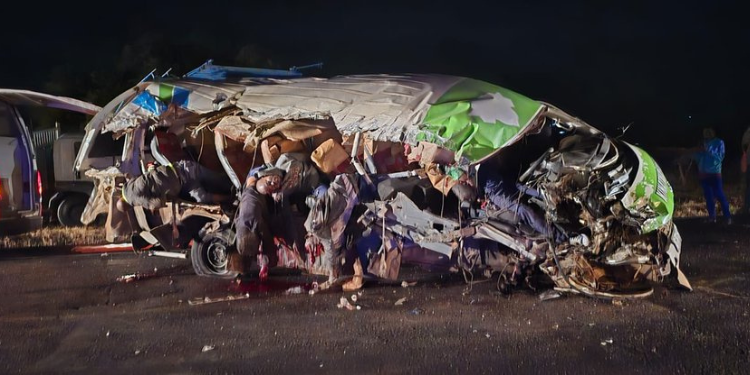 Photo showing the aftermath of the kinatwa shuttle after the accident along Nairobi - Mombasa highway. Photo / Swagga / X