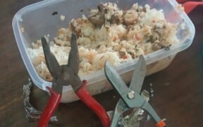 A photo of the pliers allegedly hidden inside a plate of rice brought to Ruai Police Station.PHOTO/DCI