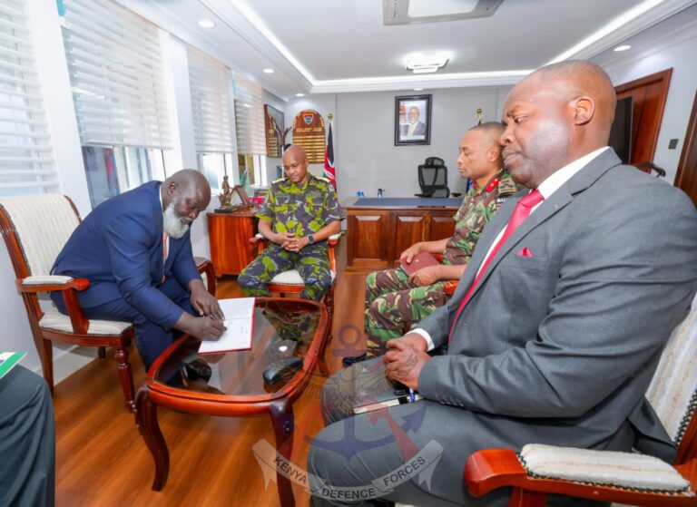 Chief of the Defence Forces (CDF), General Charles Kahariri, hosted the Special Representative of the Chairperson of the African Union Commission (SRCC) for Somalia and Head of the African Union Support and Stabilisation Mission in Somalia (AUSSOM), Ambassador El-Hadji Ibrahima Diene, at Defence Headquarters in Nairobi.