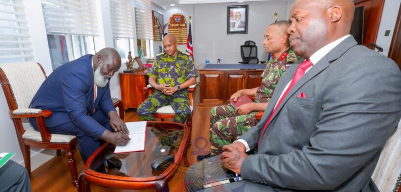 Chief of the Defence Forces (CDF), General Charles Kahariri, hosted the Special Representative of the Chairperson of the African Union Commission (SRCC) for Somalia and Head of the African Union Support and Stabilisation Mission in Somalia (AUSSOM), Ambassador El-Hadji Ibrahima Diene, at Defence Headquarters in Nairobi.