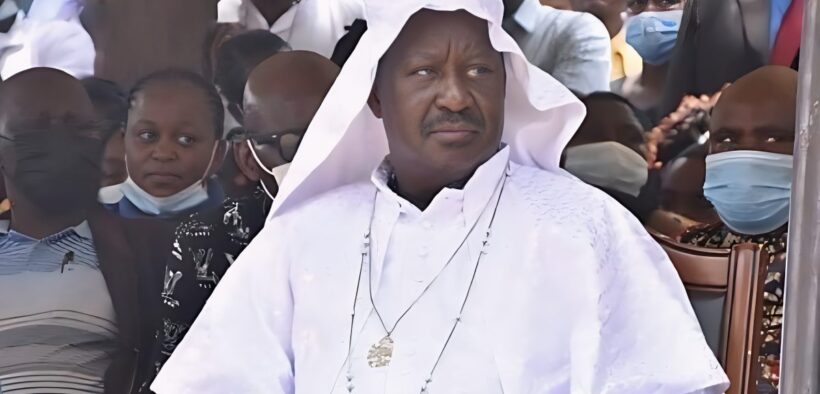 Raila Odinga clad in religious outfit. PHOTO/screengrab by K24 Digital from a video posted on YouTube