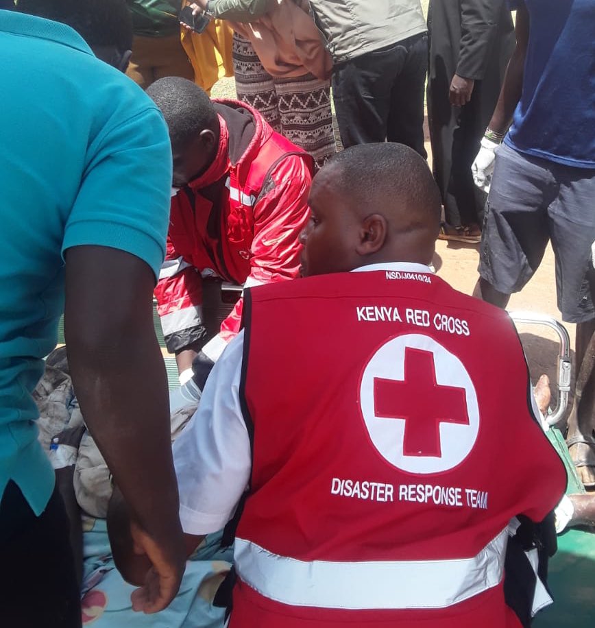 Kenya Red Cross rescuing victims at Chesongoch after floods. PHOTO/KRC X