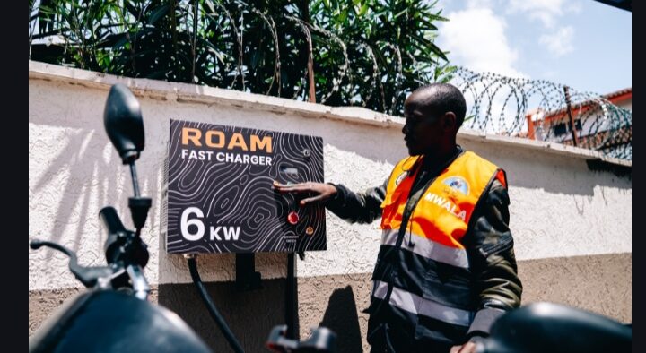 The image shows a Roam point fast charger for light electric vehicles Image/BD/X