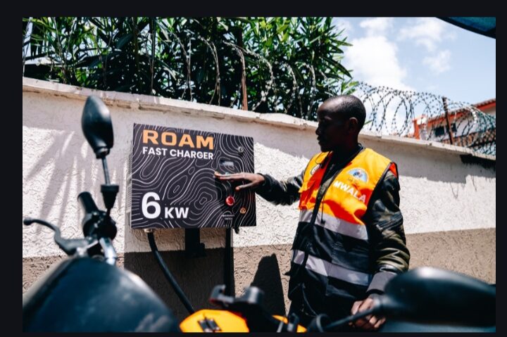 The image shows a Roam point fast charger for light electric vehicles Image/BD/X