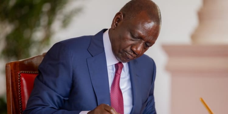 President William Ruto signing the Anti-Money Laundering and Combating of Terrorism Financing Laws (Amendment) Bill 2025 on June 17, 2025. PHOTO/PCS.