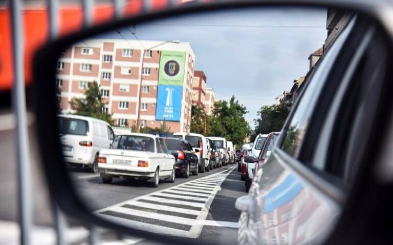 Motorists along Ngong road. PHOTO/S