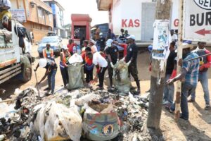 Kenyan Peacekeepers Join Beni Residents in Weekly Safisha Mji clean-up Exercise 