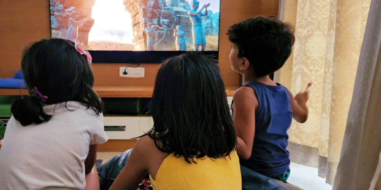 Children watching TV. PHOTO/Courtesy