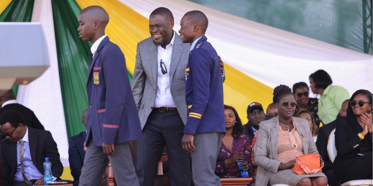 Nairobi City Governor Johnson Sakaja Together With Students From Nairobi County At Uhuru Park While Issuing Education Bursaries. PHOTO/ File
