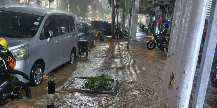 Kenya Met Lists Areas to Receive Heavy Rainfall After Flooding in Nairobi. Flood Safety