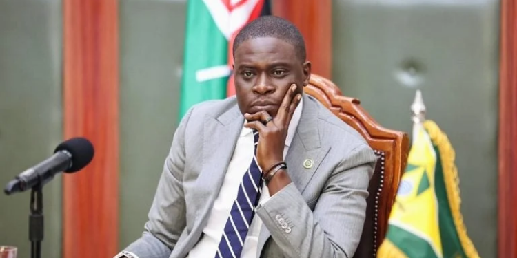 Governor Sakaja Johnson has pushed back against the move by the Inspector General of Police Douglas Kanja to deploy officers for his arrest.