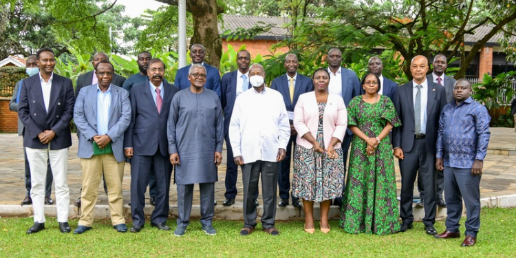 President Museveni,Aliko Dangote and other Stakeholders Discuss the Proposed East Africa Regional Refinery at Nakasero on May 17,2026 PHOTO/PCS