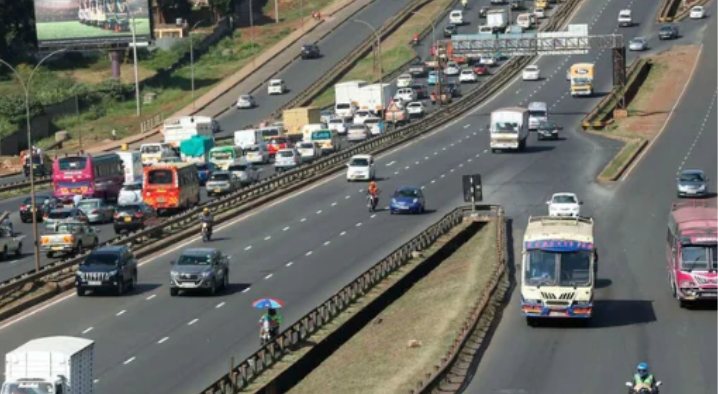 Past traffic that affected traffic on the Nairobi-bound and Thika-bound service lanes. PHOTO/KeNHA