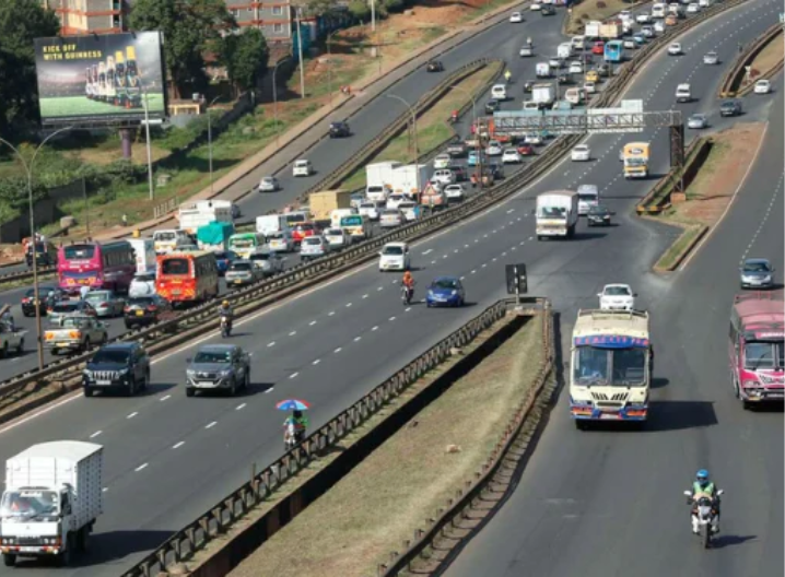Past traffic that affected traffic on the Nairobi-bound and Thika-bound service lanes. PHOTO/KeNHA