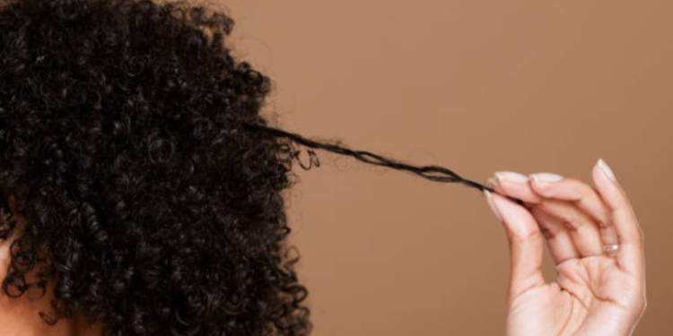 A picture showing black healthy hairPHOTO/SELF