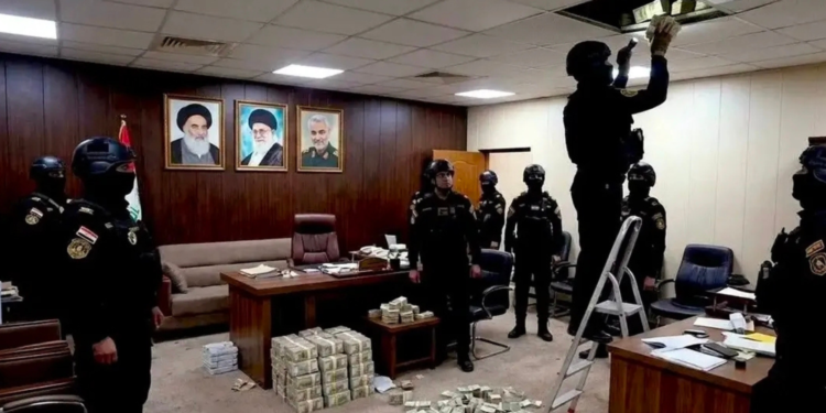 Anti-corruption authority raiding the home of Iran MPPHOTO/IG