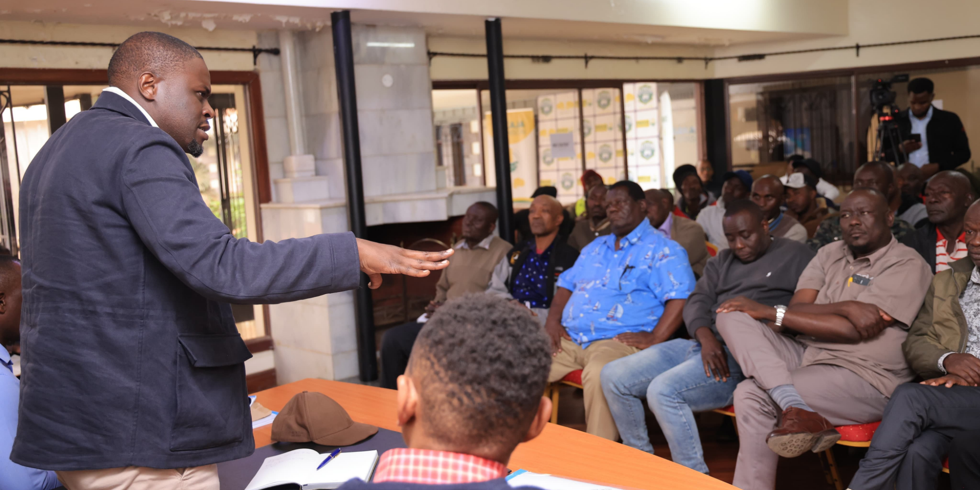 Nairobi Governor Sakaja in a meeting with Grogon mechanics and CBD traders on plans to relocate them to a modern garage and improve working conditions on July 27, 2026. PHOTO/ Johnson Sakaja