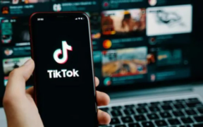 A photo of TikTok logo on a phone PHOTO/EV
