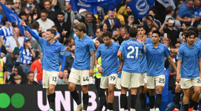 Brighton&Hove Albion's Unusual Blue Kit Takes Centre Stage in Arsenal Win