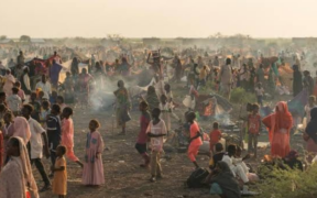 South Sudanese returnees and Sudanese refugees entering South Sudan through the Joda crossing point in November 2023. PHOTO/UNHCR/Ala Kheir